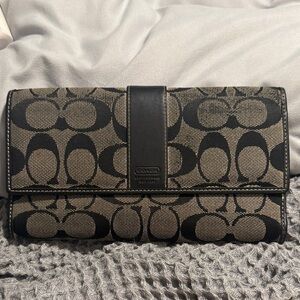 Coach Signature Black and Tan Long Zip Wallet